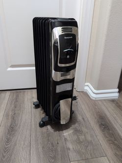 Honeywell EnergySmart Digital Oil-Filled Radiator Heater