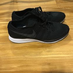 Nike Flyknit Trainer 