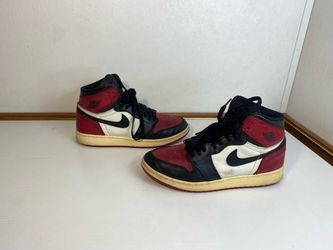 Air Jordan 1 Shoes 6.5Y Youth Kids Black Red Retro High OG Bred Toe 575441-610