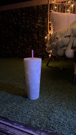 2023 White Pearl Shell Mermaid Siren Scales Tumbler.