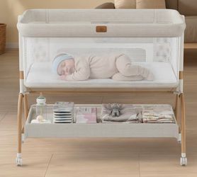 BabyBond Bassinet  Crib with Wheels.