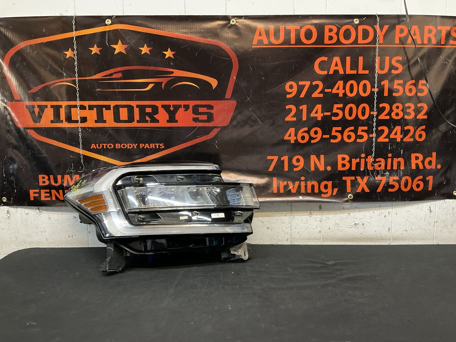 FORD EXPEDITION 2022-2024 RH HEADLIGHT LED OEM