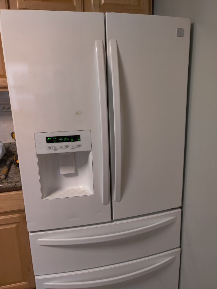 kitchen appliances for sale good working conditions. Please make an