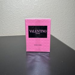 Valentino Donna Born In Roma