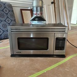 Viking Professional 30-inch Over-the-Range Microwave (VMOR205SS model)