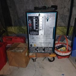 Wards PowerKraft  Arc Welder Ac/Dc 220