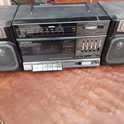 Vintage Sony 1980's Boombox CFS 1000