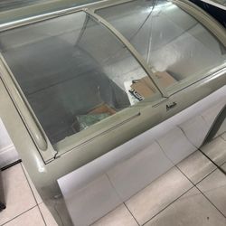 AVANTI PRODUCTS REFRIGERATOR 