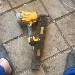 DEWALT NAIL GUN 