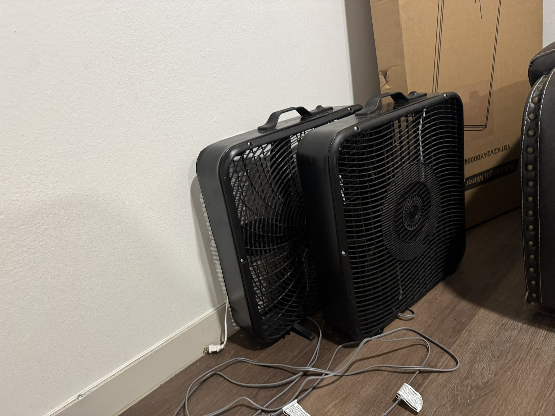 2 Box Fans