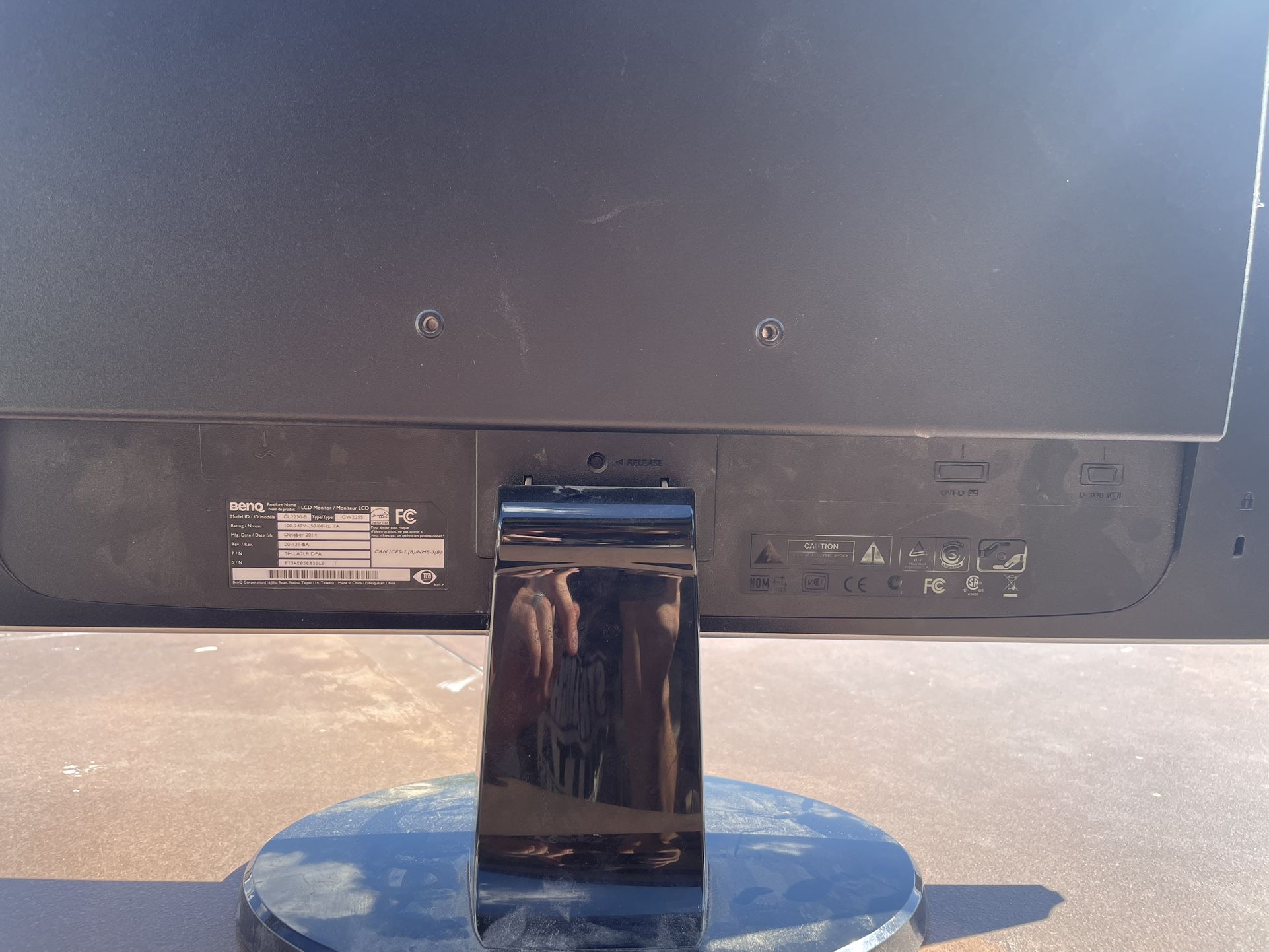 21.5” HD BenQ monitor 1920x1080