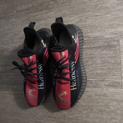 Hennessy Cognac Size 9/10 