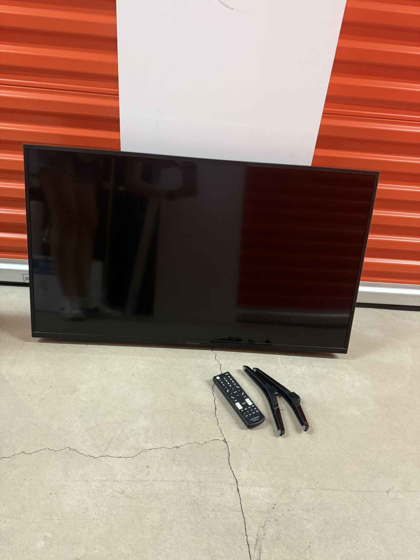 40” LED TV