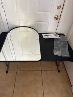 Medicine cabinet with mirror
