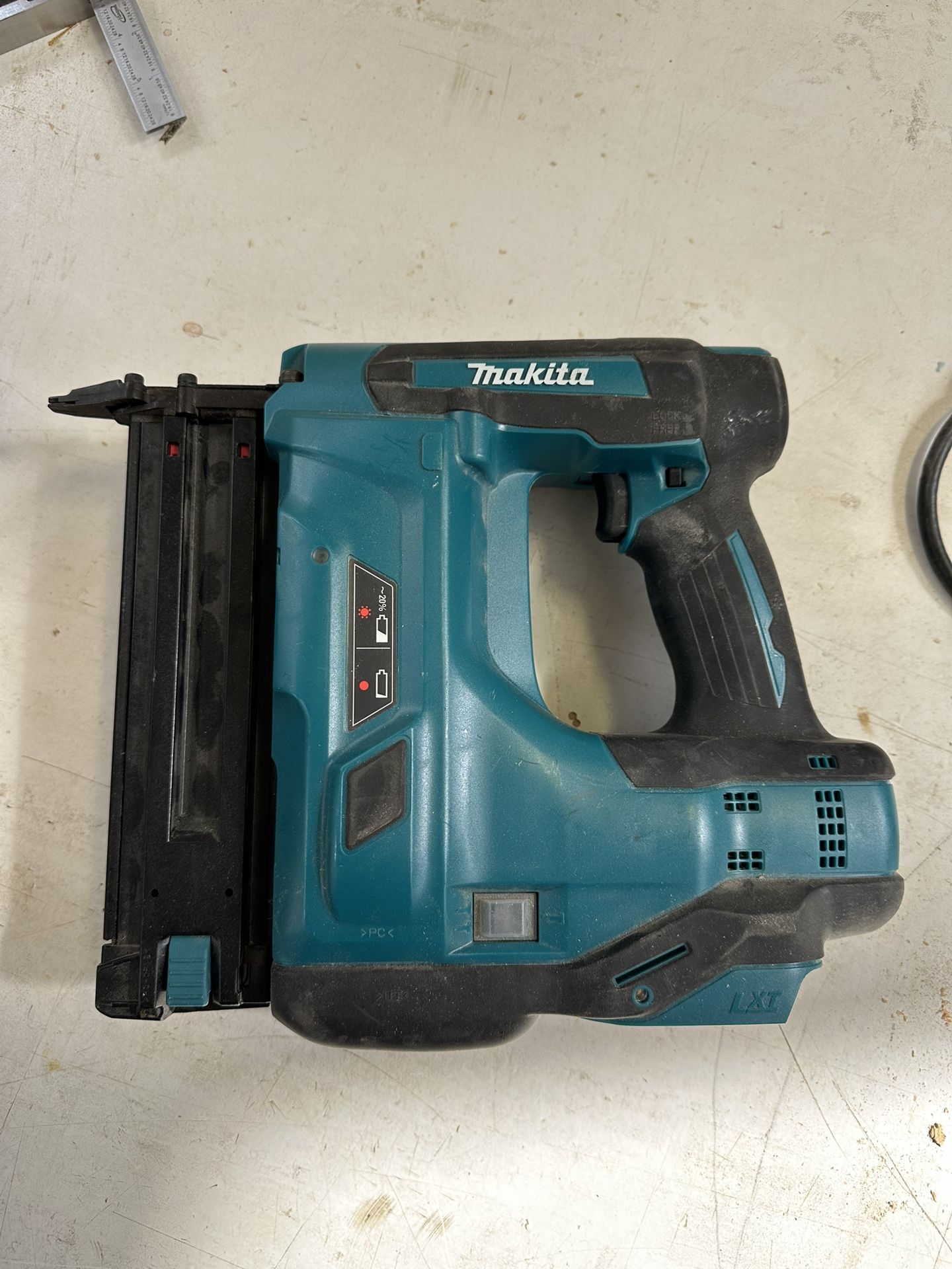 Makita 18 Gauge nail gun