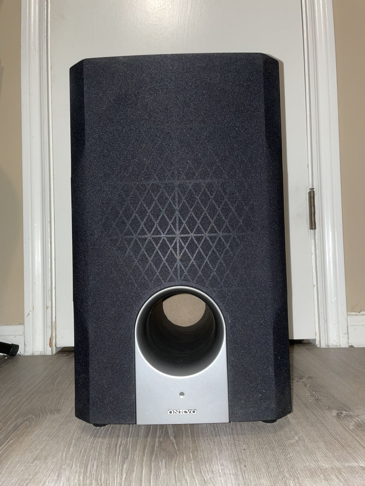 Onkyo SKW-540 Powered Subwoofer Open To Offers! 