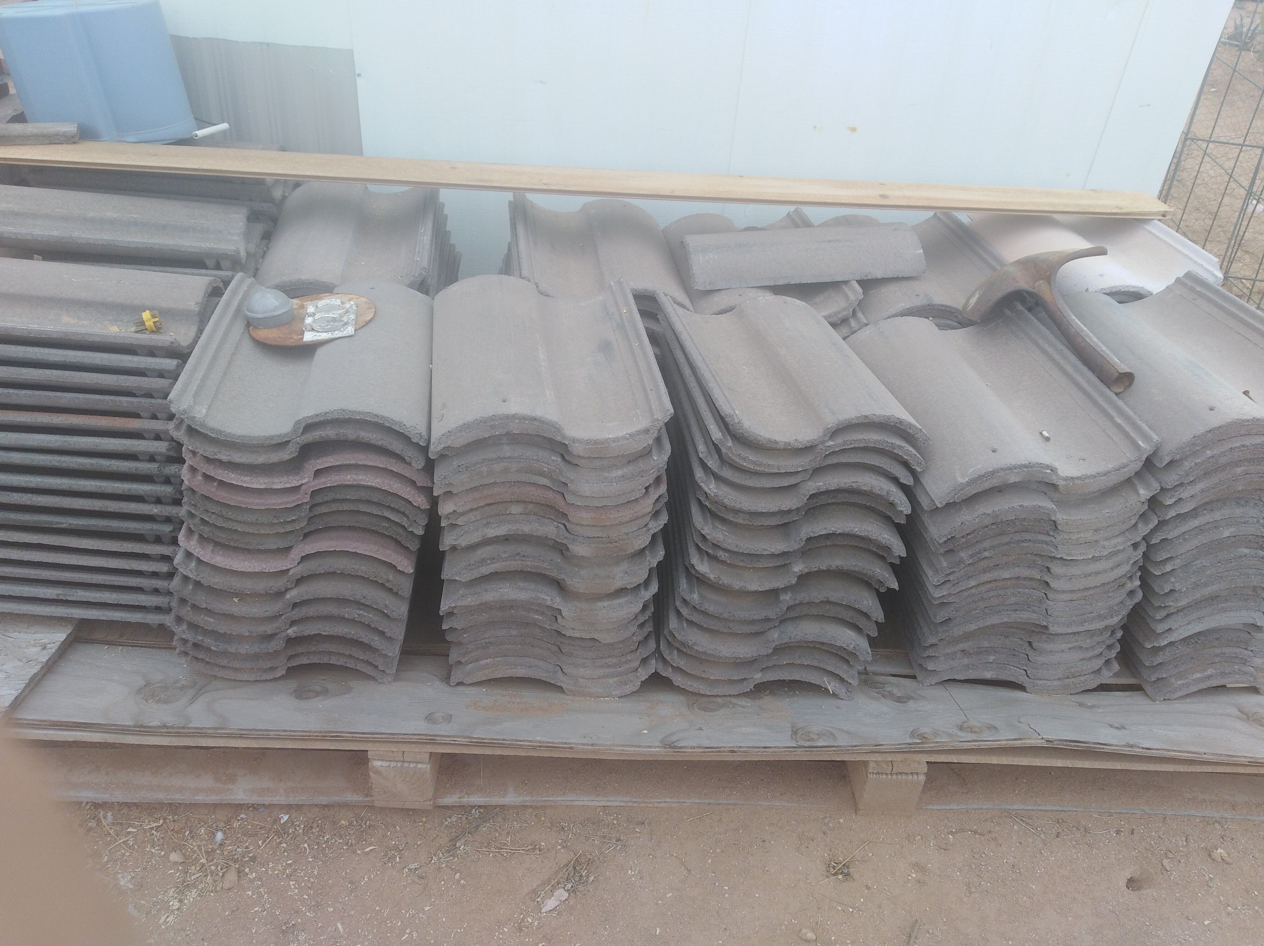 Roof tiles s tile