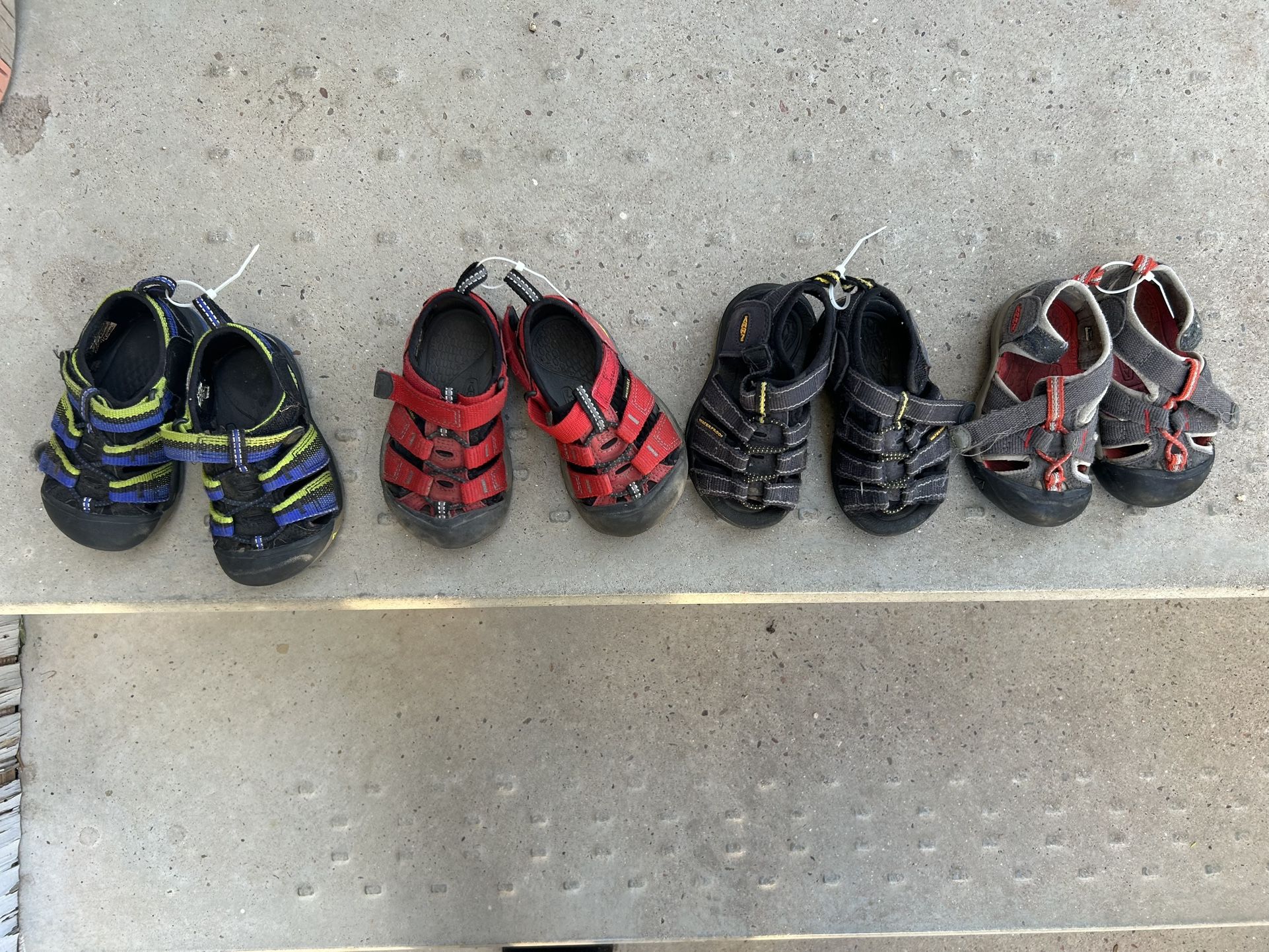 4 Pairs Of Boys Keen Sandals Size 6 Toddler Kids- For Summer!
