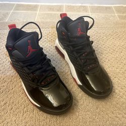 Air Jordan Maxin 200 Black Gym Red, Size 9