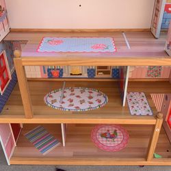 Kidkraft Dollhouse