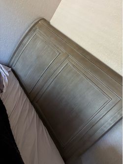QUEEN SIZE BED FRAME ( only)
