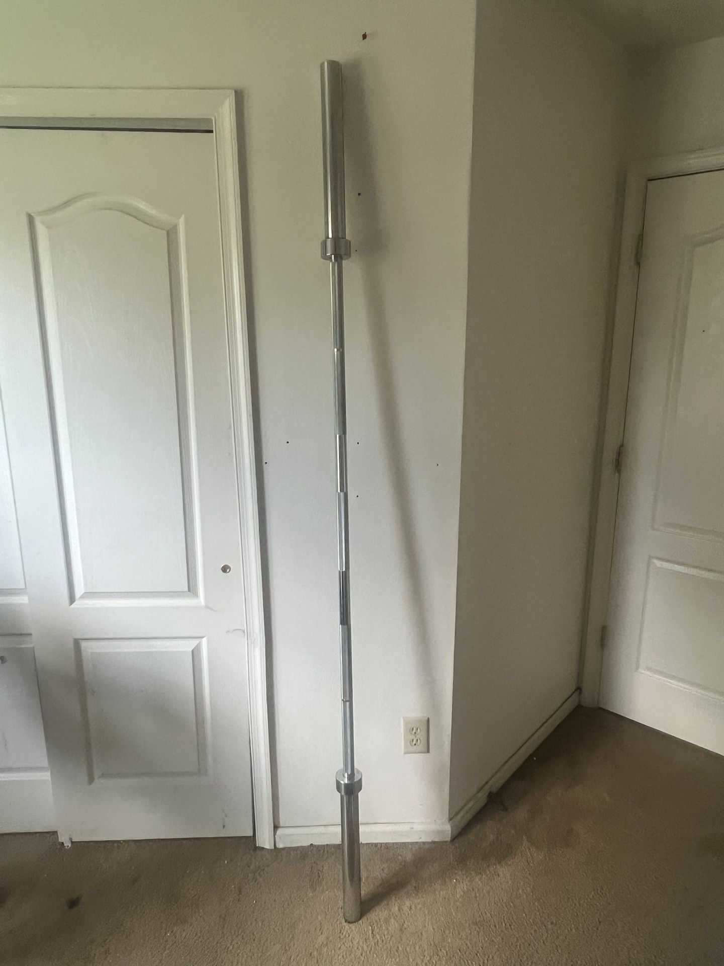 YAHEETECH 7-FOOT OLYMPIC BAR BARBELL WITH COLLARS