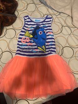 Vestido de niña 5t no tags new