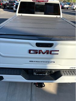 Truck bed cover
