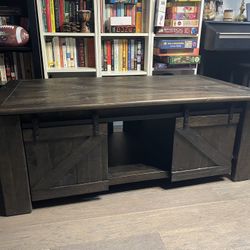 Beautiful & Sturdy Lift-Top Storage Coffee Table