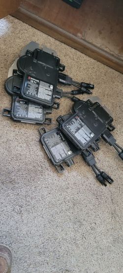 Enphase IQ7 and IQ7+ Solar Microinverters Lot