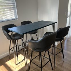 Set of 4 Bar Stools and Table 