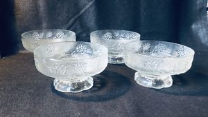 Photo Vintage TIARA Glasswear Set