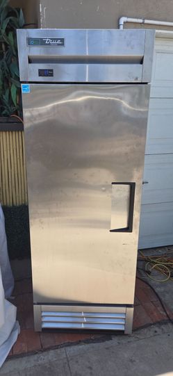True T-19F-HC - Reach-In Freezer, One Door, 19 Cu. Ft., Right Hinge