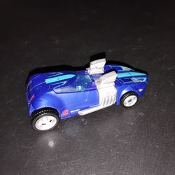 Hot wheels Twin mill Turns into a 5 in Robot Like New Condition Adult Owned