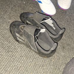 kids soccer cleats size 2