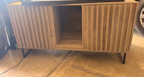 Litter box enclosure