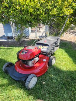 Craftzman push lawnmower.