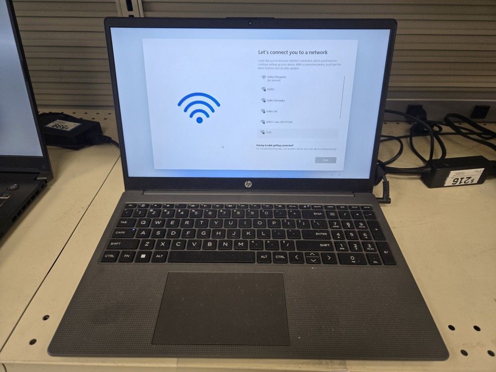 HP 17" Laptop Ryzen 7, 1TB Storage.