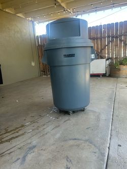 Large Gray Trash Can with Lid and Dolly