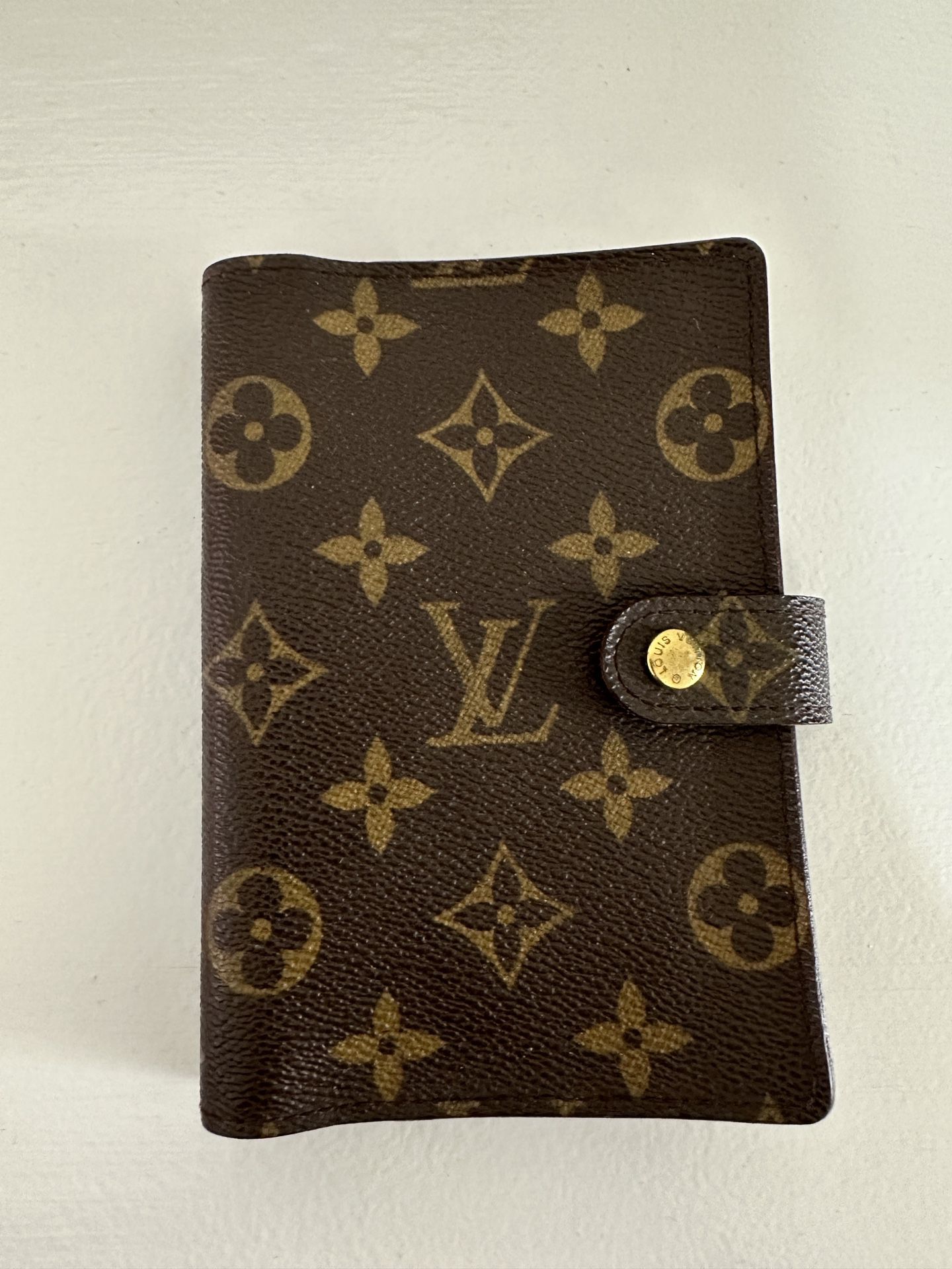 Louis Vuitton Agenda PM/Passport Cover - Excellent Condition. for Sale in  Palos Park, IL - OfferUp