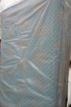 Full Size Serta Mattress & Box Spring Set.. 🚚Drop Off Available🚚