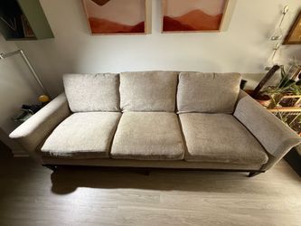 Broyhill Couch 92”