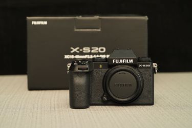 FUJIFILM X-S20 Mirrorless Camera