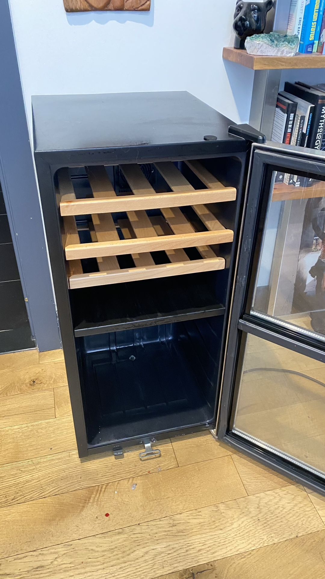 2 Temp Settings Wine Fridge for Sale in Brooklyn, NY OfferUp