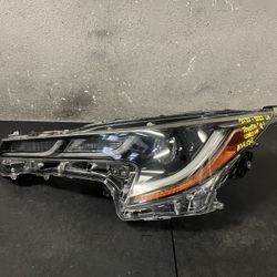 2020-2021-2022 TOYOTA COROLLA LEFT HEADLIGHT OEM USED