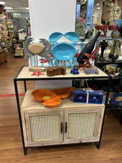 Rattan accent table with Storage
