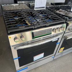 Frigidaire Gallery 30” Gas Range In Stainless Steel
