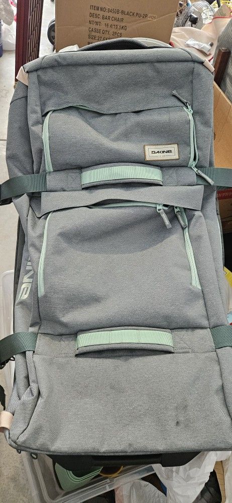 110L Dakine Split Roller Bag