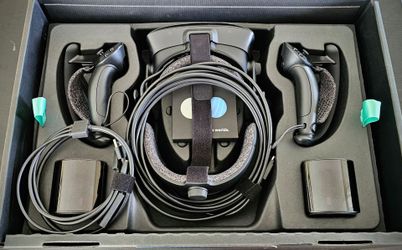 Valve Index VR Full Kit: Headset, Knuckles Controllers, Base Stations & Accessories