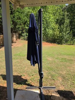 Hampton Bay Navy Cantilever Patio Umbrella w/ Cross Base and Weights